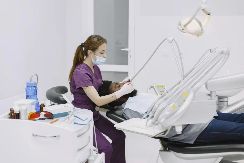 Australian healthcare for New Zealanders 2026: Medicare, PBS, private health vs Kiwi govt care