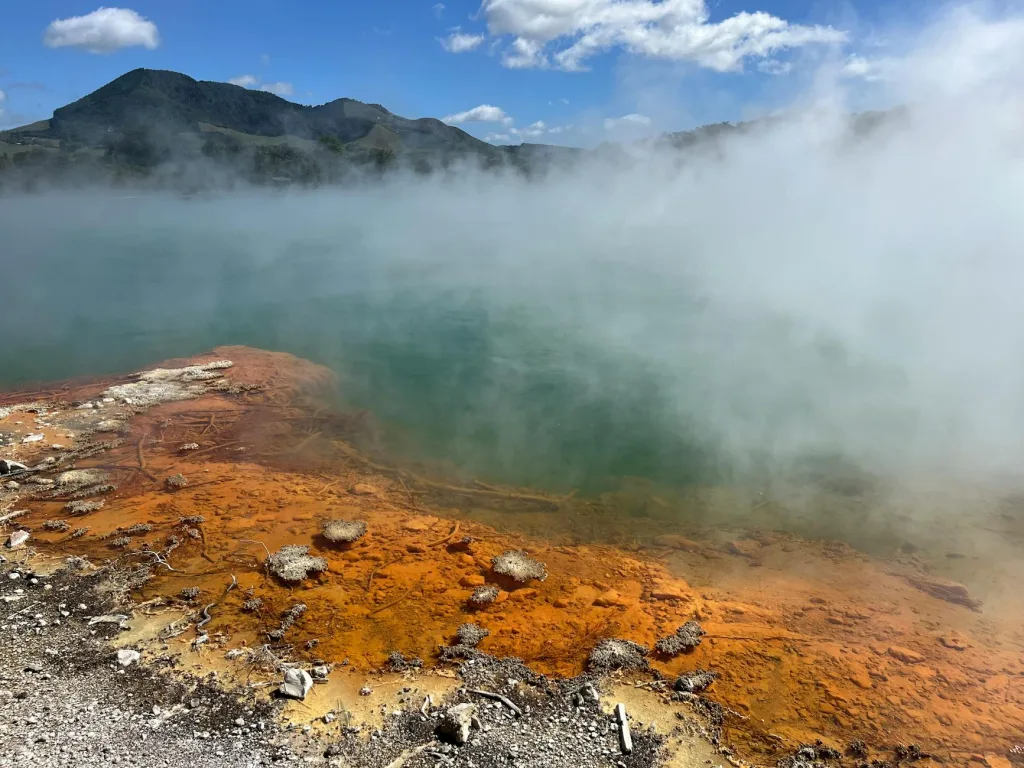 Geothermal Wonders of New Zealand: Wai‑O‑Tapu, Te Puia, Hell’s Gate and More