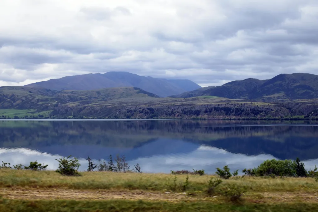 Retiring to Australia from New Zealand 2026: Age Pension vs NZ Super